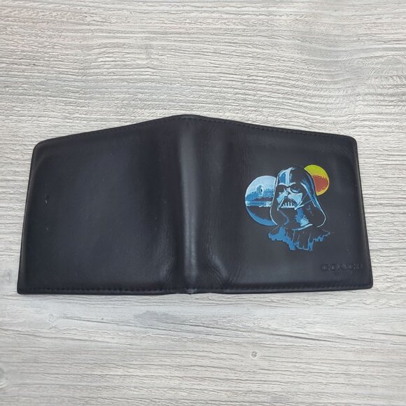 Star Wars x Coach 3 in 1 wallet with Darth Vader - Picture 2 of 10
